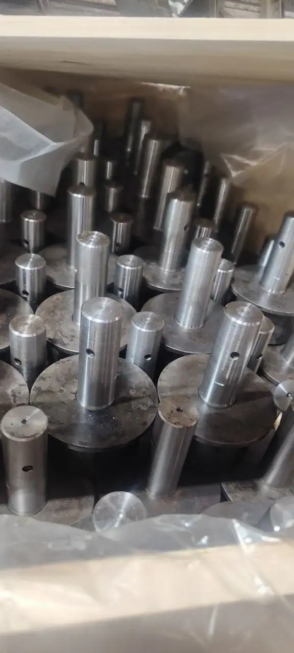 Изготовлены ролики пластинчатого питателя для цементного производства