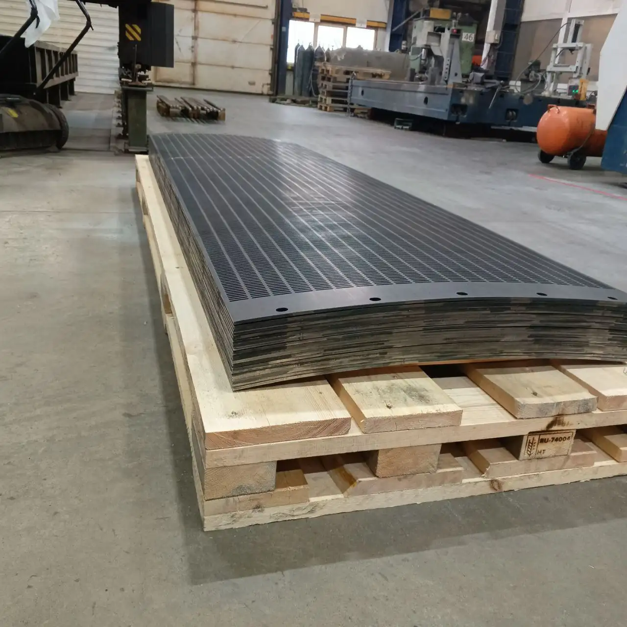 Отгружена партия перфорированных листов для промышленного оборудования